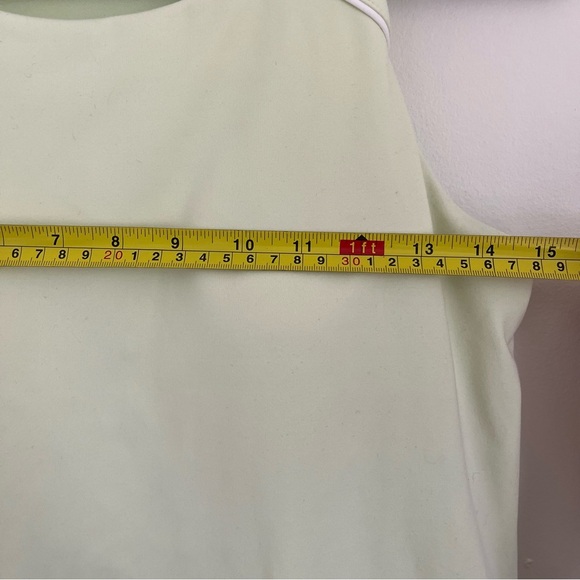 Reebok green Tank Top built in sports bra workout gym exercise women’s medium - Picture 9 of 10